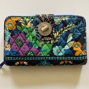 Vera Bradley Turnlock wallet